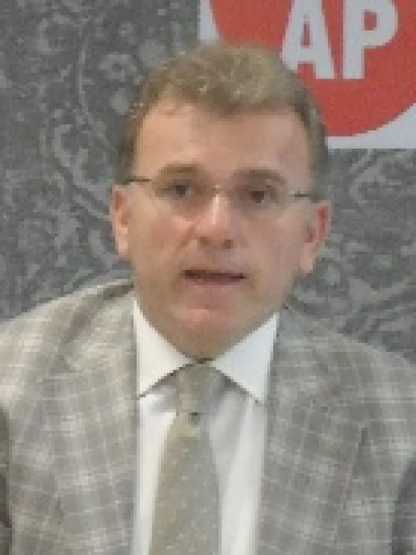 Vecdet Öz
